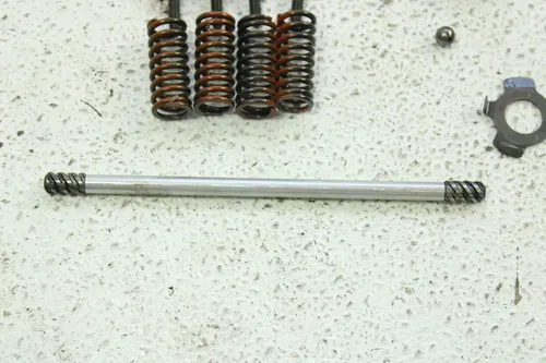 2007 Yamaha Tw200 OEM Clutch Push Rod & Compression Springs  B4422