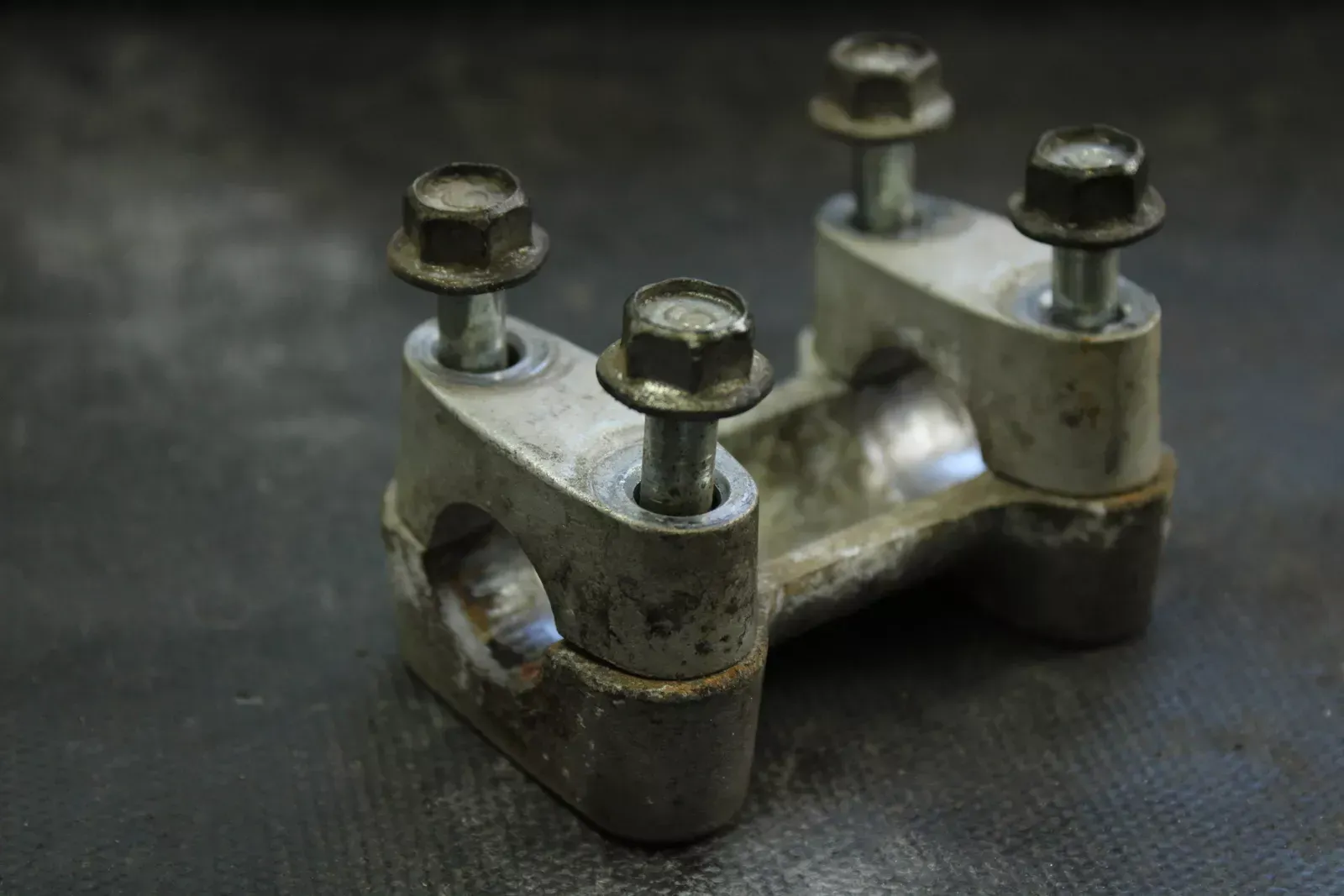 1996 Yamaha Timberwolf 250 OEM Handlebar Mounts  B4472