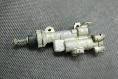 2004 Honda Crf450r OEM Rear Master Cylinder  B4460