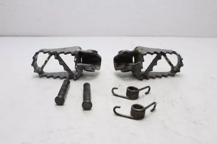 02 Ktm 65 Sx Set Foot pegs B4235