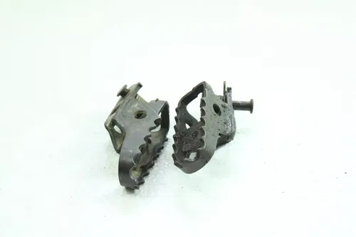 03 Yamaha Ttr225 Left Right Foot Rests Pegs B4310