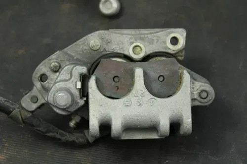 2005 Yamaha Yz450f Complete OEM Front Brake Assembly  B4465