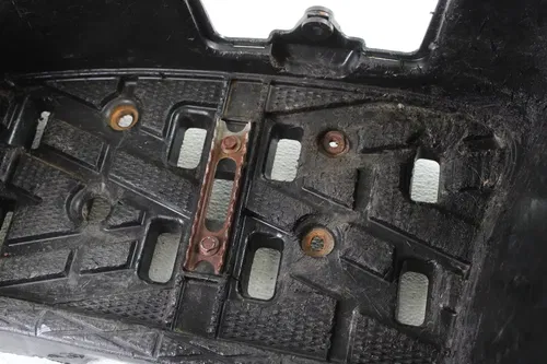 2008 YAMAHA 700 GRIZZLY ATV OEM LEFT FOOTWELL FOOT REST B4450