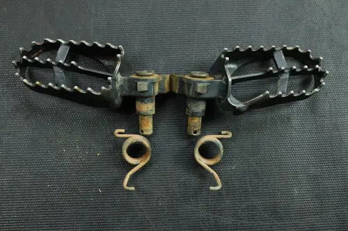 2005 Yamaha WR250F OEM footpeg Set  B4314
