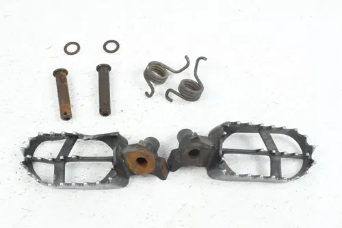 2003 Yamaha Yz125 OEM Footpeg Set  B4361