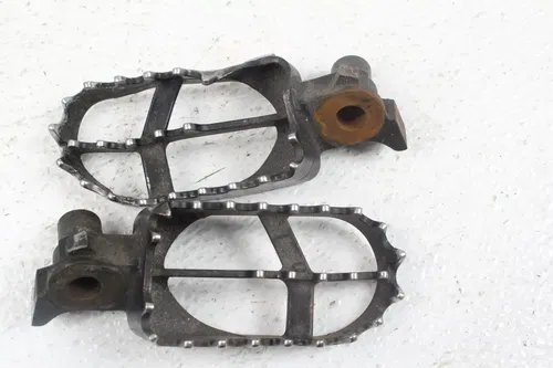 2003 Yamaha Yz125 OEM Footpeg Set  B4361