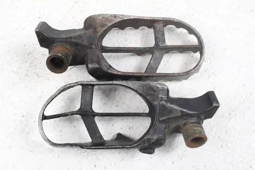 2003 Yamaha Yz125 OEM Footpeg Set  B4361