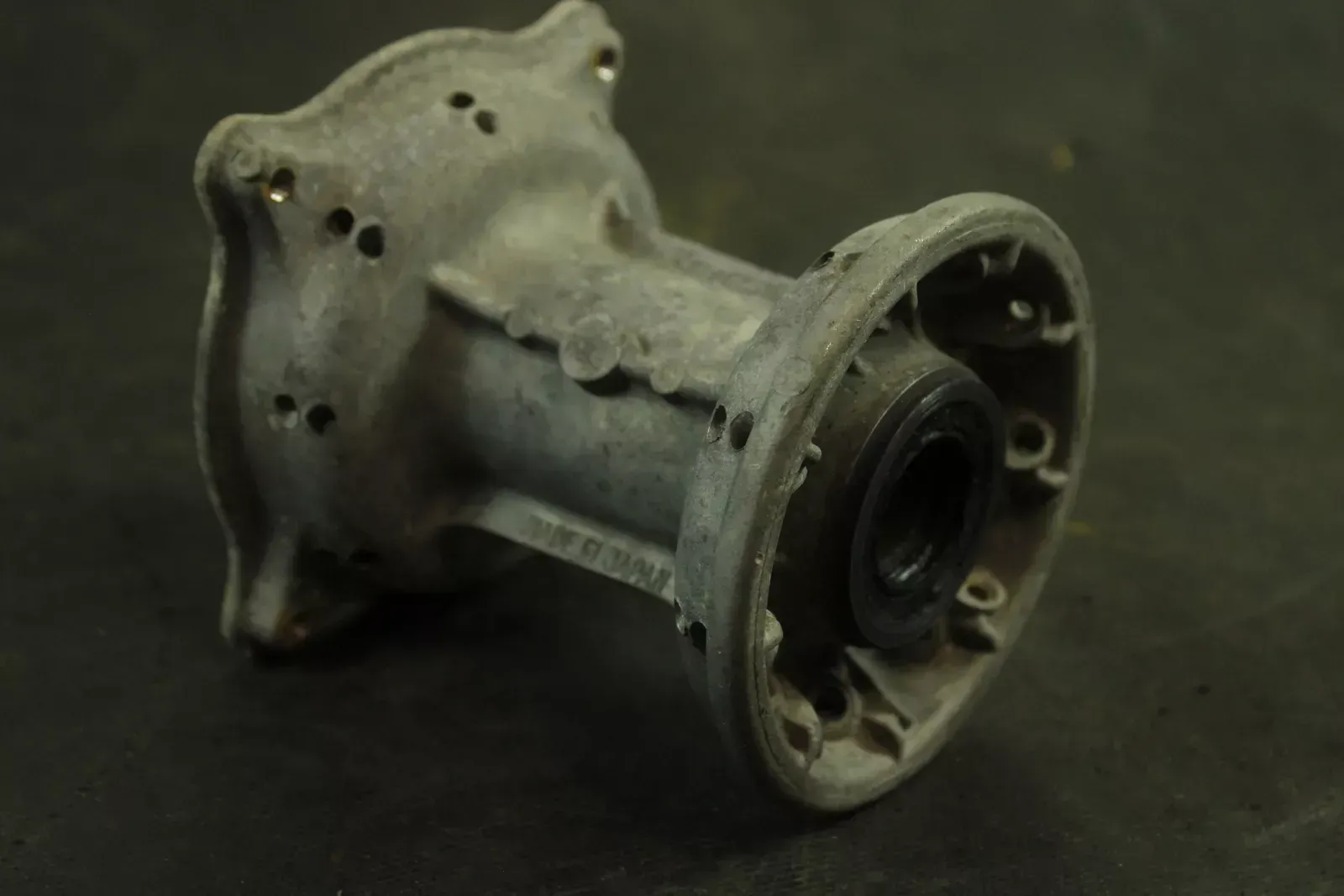 2000 Kawasaki Kx125 OEM Front Hub  B4489