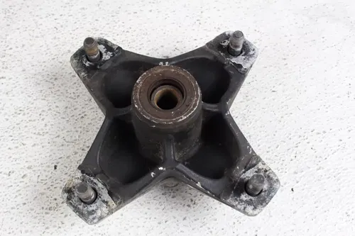 1996 Yamaha Warrior 250 OEM Front Hub  B4382-13