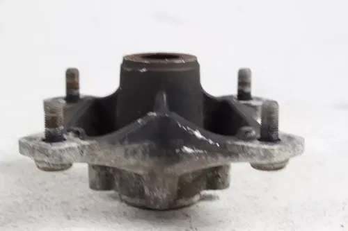 1996 Yamaha Warrior 250 OEM Front Hub  B4382-13