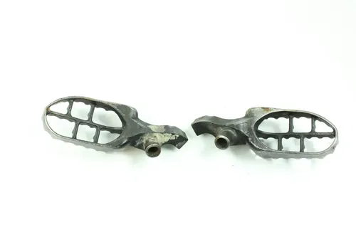 2000 Honda Cr250r Left And Right Pegs   B4299