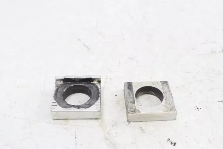 08 Yamaha Yz250 Chain Adjusters B4275