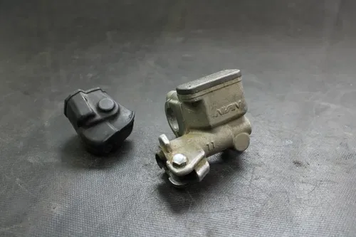 2000 Honda Cr125r Nissin Front Brake Master Cylinder  HR6080