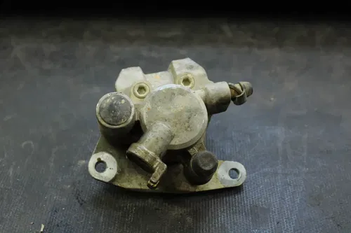 2007 Yamaha Grizzly 400 OEM Front Right Brake Caliper  B4470