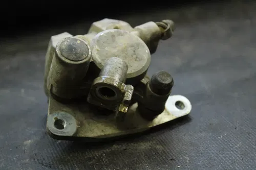 2007 Yamaha Grizzly 400 OEM Front Right Brake Caliper  B4470