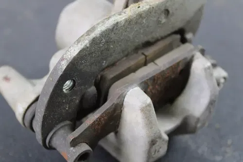 2008 YAMAHA GRIZZLY 700 OEM RIGHT REAR BACK BRAKE CALIPER B4450