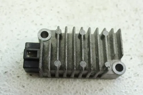 2007 Yamaha Tw200 OEM Regulator/Rectifer  B4422