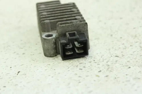2007 Yamaha Tw200 OEM Regulator/Rectifer  B4422