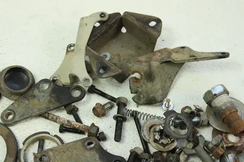 1986 Yamaha Moto 4 Miscellaneous Bolts  B4466
