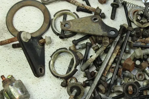 1986 Yamaha Moto 4 Miscellaneous Bolts  B4466