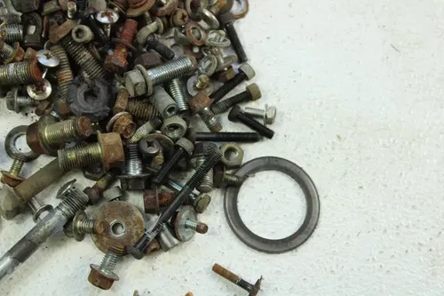 1986 Yamaha Moto 4 Miscellaneous Bolts  B4466