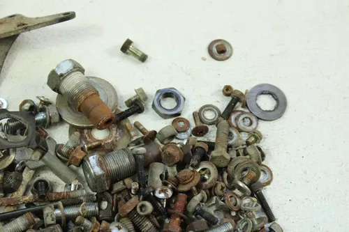 1986 Yamaha Moto 4 Miscellaneous Bolts  B4466