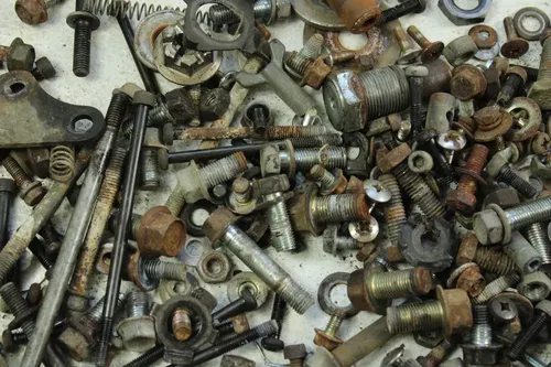 1986 Yamaha Moto 4 Miscellaneous Bolts  B4466