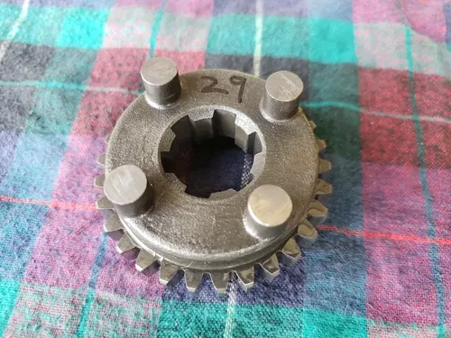 1981 - 1982 HONDA XR250 XR TRANSMISSION COUNTER SHAFT 5TH GEAR 23481-KA6-000