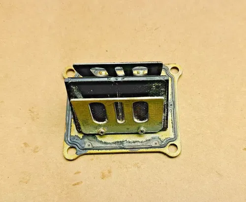 1992 - 2007 SUZUKI RM 125 INTAKE REED CAGE 13150-43D10 HOUSING RM125 HOLDER