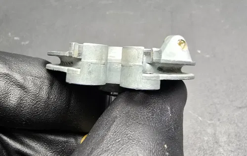1988 - 2000 HONDA XR 600 CARBURETOR THROTTLE SHAFT 16032-MAG-L01 XR600 BUTTERFLY