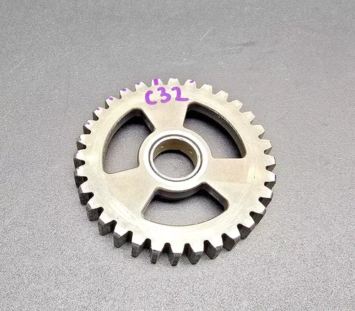 1980 - 1985 YAMAHA YZ 125 TRANSMISSION COUNTER SHAFT 1ST GEAR 5X4-17231-02-00 82