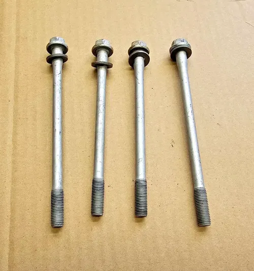2003 - 2006 YAMAHA YZ WR 450 CYLINDER HEAD BOLTS 90105-106A3-00 ENGINE WR450 F
