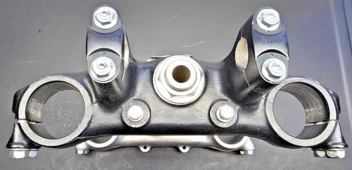 1988 - 2000 HONDA XR 600 TRIPLE CLAMP STEERING STEM 53200-MN1-670 TREE XR600 TOP