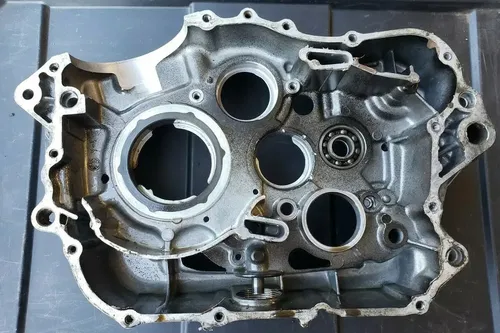 1986 - 2000 YAMAHA XT350 XT 350 ENGINE CRANKCASE RIGHT SIDE 55V-15100-03-00 CASE