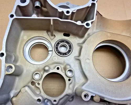 1996 - 2005 SUZUKI DR 650 ENGINE CASES 11300-32863 CASE HALF MOTOR DR650 SET SE