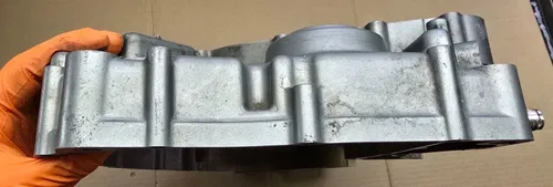 1996 - 2005 SUZUKI DR 650 ENGINE CASES 11300-32863 CASE HALF MOTOR DR650 SET SE