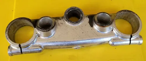 1986 - 1987 SUZUKI RM 250 H UPPER TRIPLE CLAMP STEERING STEM 51311-00B00