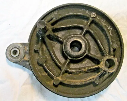1983 - 1985 YAMAHA YZ125 REAR BRAKE SHOE PANEL 24X-25321-00-98 MOUNT PLATE YZ