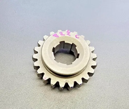 1990 - 1993 YAMAHA YZ 250 TRANSMISSION COUNTER SHAFT 4TH GEAR 2VM-17241-00-00