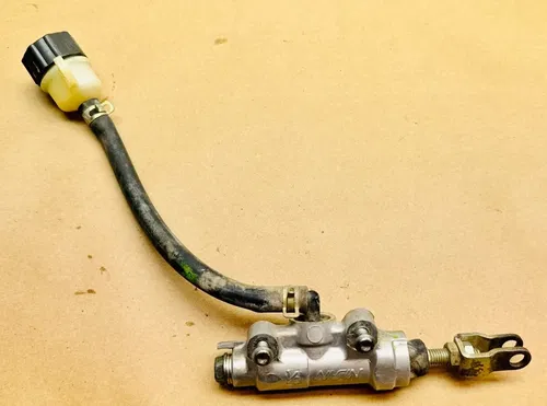 1989 - 1990 KAWASAKI KX 80 REAR BRAKE MASTER CYLINDER 43015-1388 KDX200 KX80