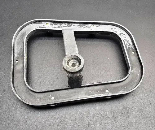 1984 YAMAHA YZ 125 AIR BOX FILTER HOLDER FLANGE 39W-14459-00-00 YZ125 CAGE MOUNT