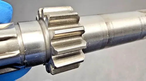 1979 - 1980 KAWASAKI KX 80 TRANSMISSION MAIN SHAFT 13127-1011 TRANS KX80 AXLE