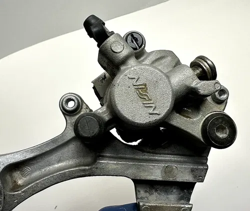 2005 - 2007 SUZUKI RMZ 450 K5 REAR BRAKE CALIPER & BRACKET 69100-35G00-999