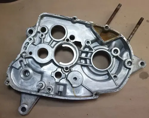 1972 YAMAHA LT2 100 RIGHT SIDE ENGINE CRANK CASE HALF 276-15121-03-00 LT3 HT1