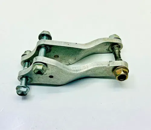 2004 - 2005 HONDA CRF 250X ENGINE MOUNT HANGER HOLDER 50407-KSC-000  MOTOR 250