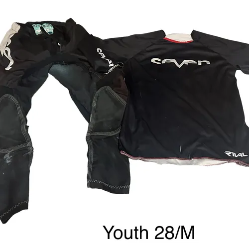 Youth Seven Gear Combo - Size M/28