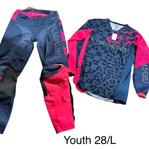 Youth Fox Racing Gear Combo - Size L/28