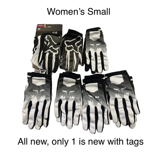 Women's Small Gloves 