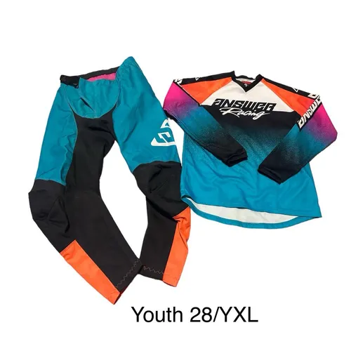 Answer Youth 28/YXL Gear Set 