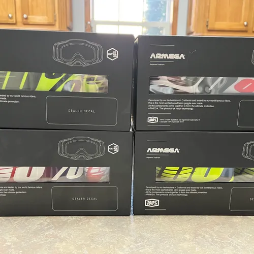 100% Armega Goggles 4 Pairs NEW With Extras